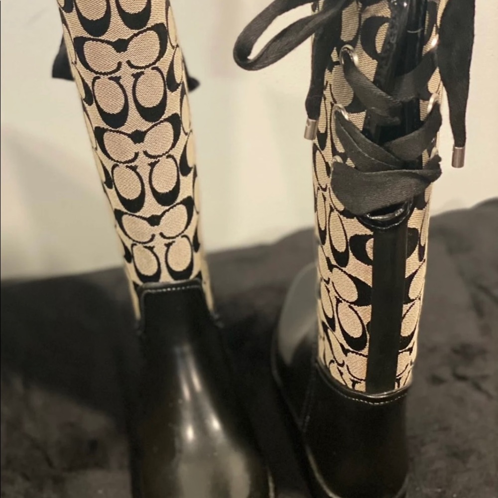 Size 5 coach rain boots - Picture 3 of 3